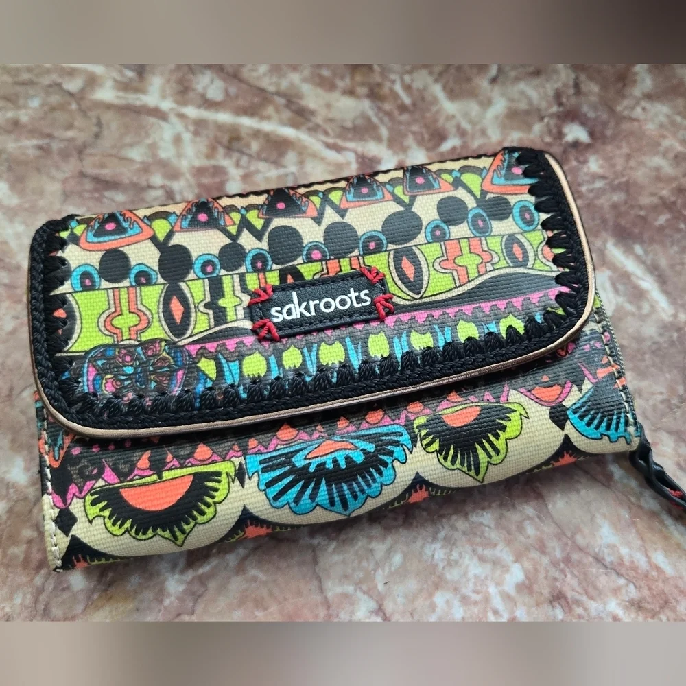 Sakroots Zip Wallet Purse Coated Canvas Peace Sign Design Many Pockets NO STRAP